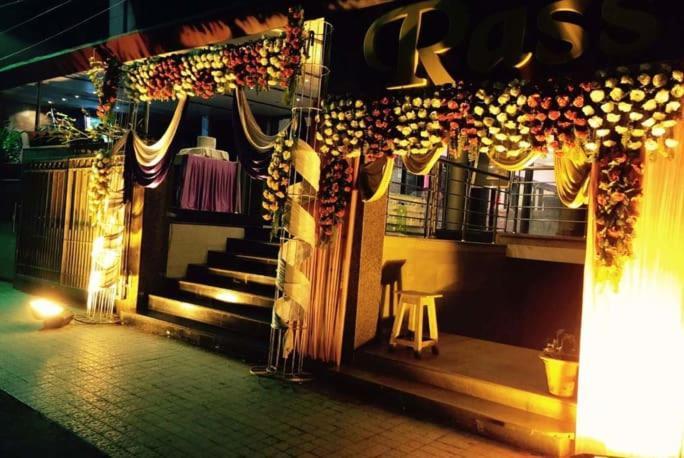 Rass Hotel กานปูร์ ภายนอก รูปภาพ