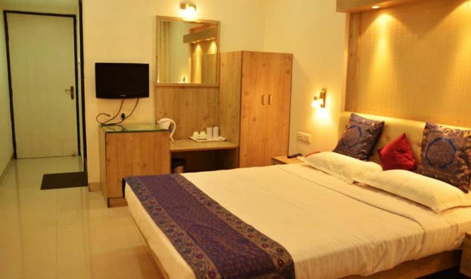 Rass Hotel กานปูร์ ภายนอก รูปภาพ