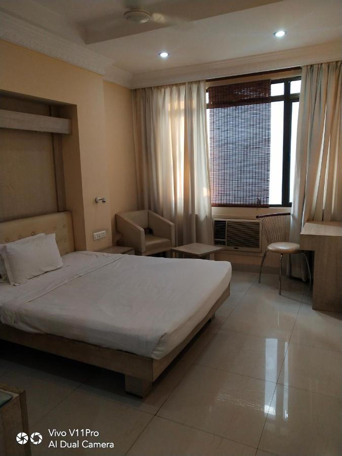 Rass Hotel กานปูร์ ภายนอก รูปภาพ