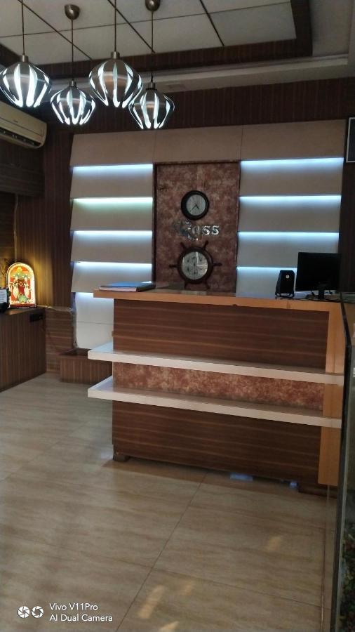 Rass Hotel กานปูร์ ภายนอก รูปภาพ