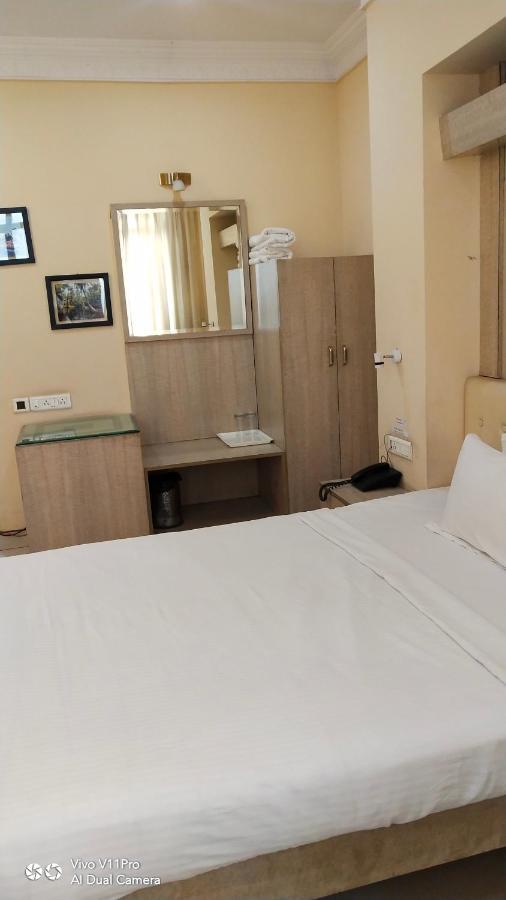 Rass Hotel กานปูร์ ภายนอก รูปภาพ