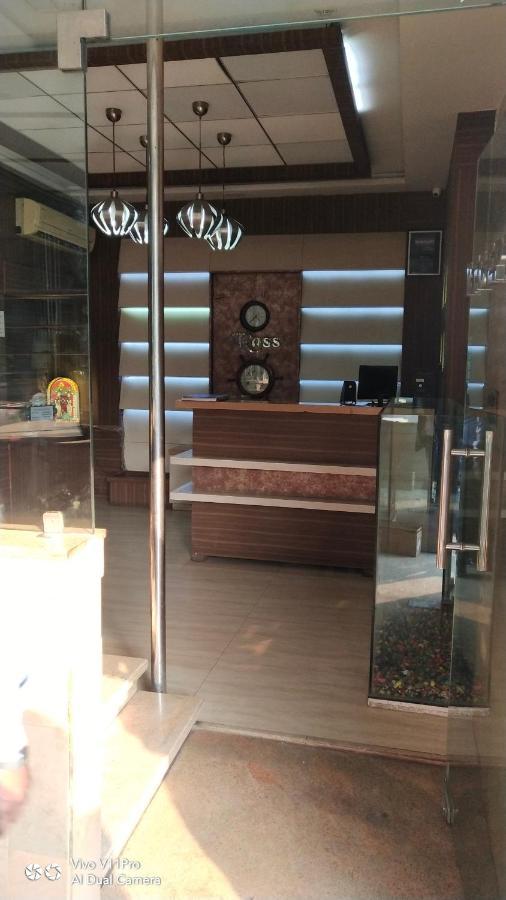 Rass Hotel กานปูร์ ภายนอก รูปภาพ
