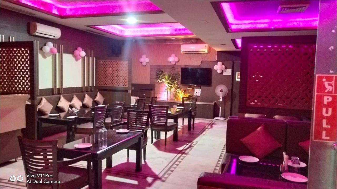 Rass Hotel กานปูร์ ภายนอก รูปภาพ