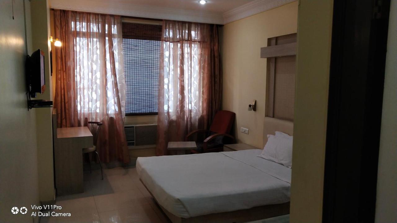 Rass Hotel กานปูร์ ภายนอก รูปภาพ