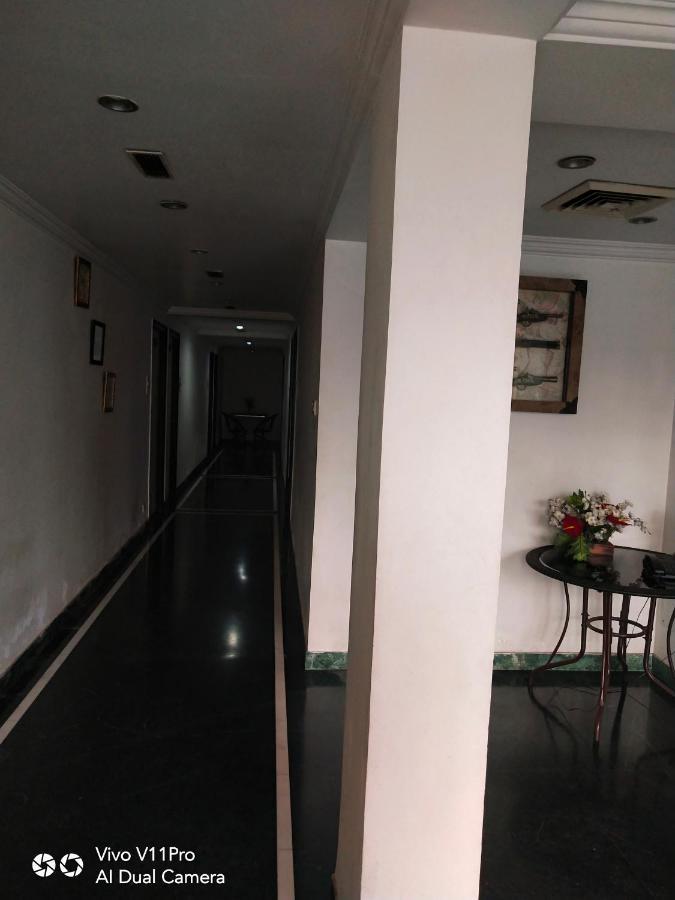 Rass Hotel กานปูร์ ภายนอก รูปภาพ
