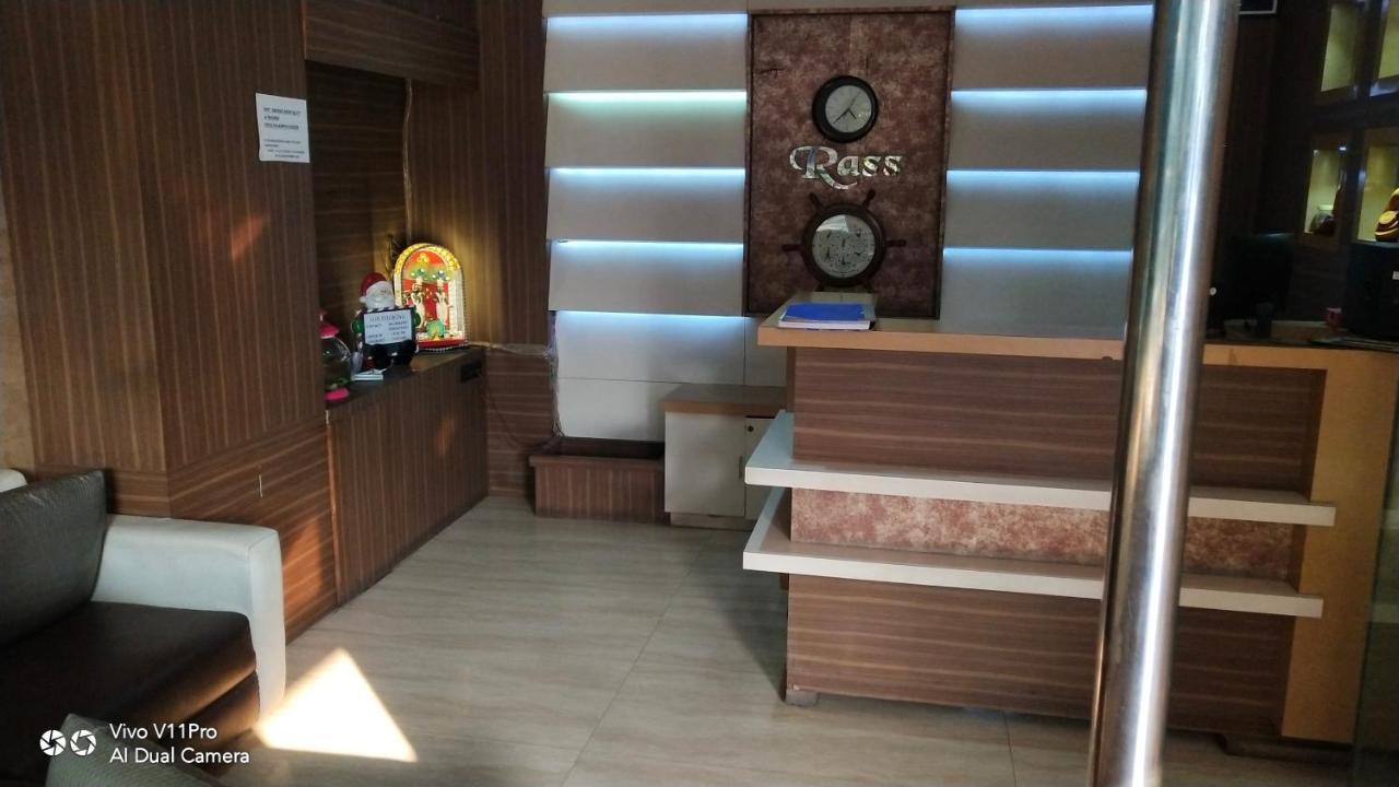 Rass Hotel กานปูร์ ภายนอก รูปภาพ